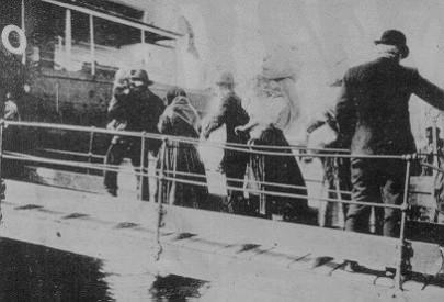 Italianos partindo para o Brasil em um navio (1910)
